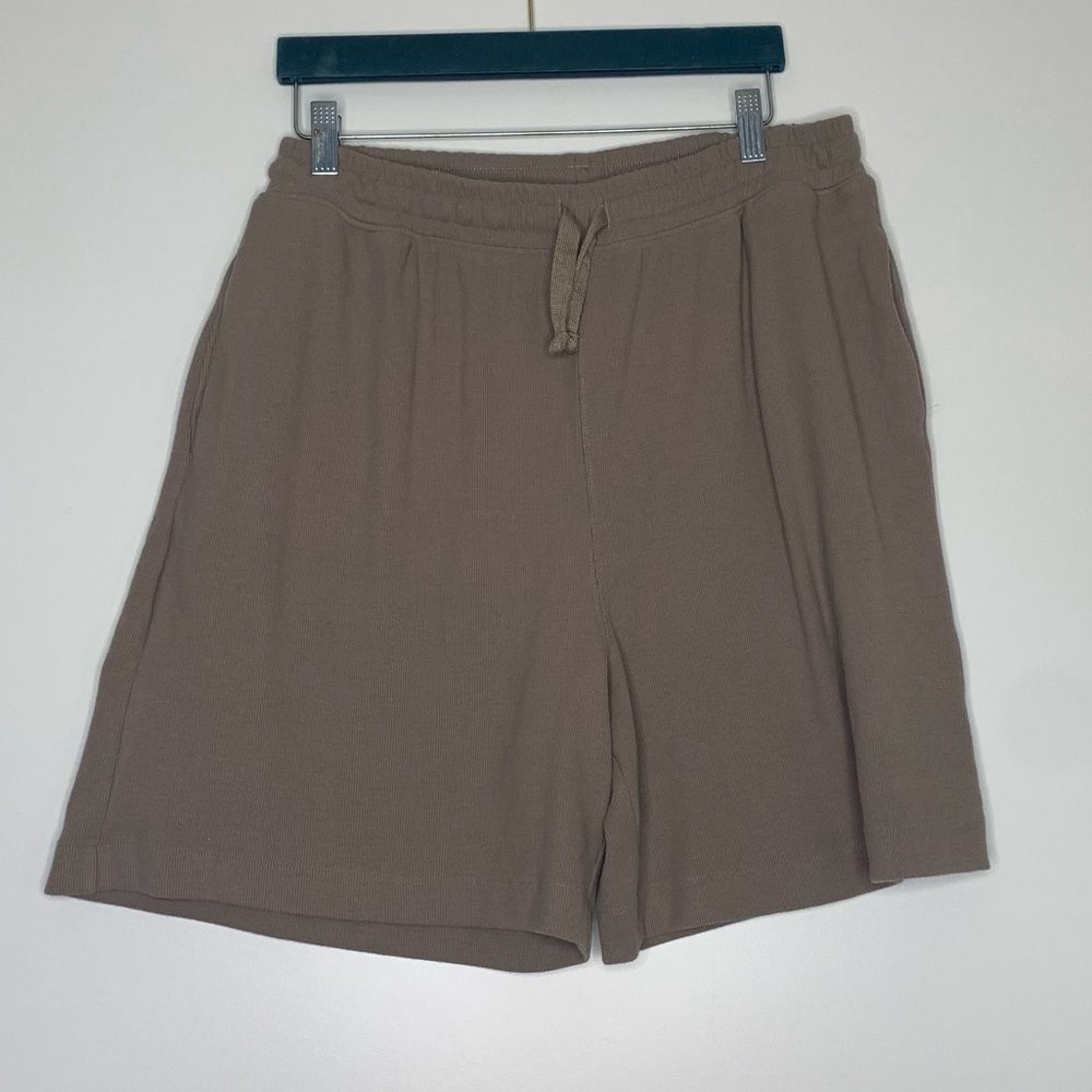 H&M brown ribbed pull up loose shorts Large - Picture 12 of 12